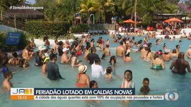 Feriadão movimenta Caldas Novas - Segundo donos de pousadas e hotéis, a lotação chegou a 90%.