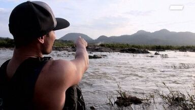 Rio Mekong, Laos - No Laos, os kayakers Ben, Chris e Pedro, na companhia do amigo Simon, organizam uma expedição para conhecer o outro lado do rio Mekong, em busca de novas cachoeiras.