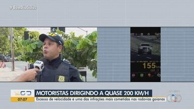 Excesso de velocidade é uma das infrações mais cometidas nas rodovias goianas - Motorista foi flagrado a quase 200 km/h na BR-153, em Morrinhos.