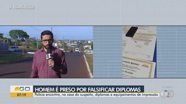 Homem é preso suspeito de vender diplomas falsos em Morrinhos - A polícia informou que encontrou na casa dele equipamentos para impressão.