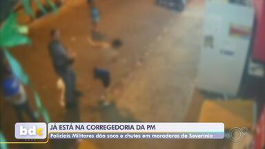 SSP analisa vídeos de policiais agredindo moradores com socos e chutes em Severínia - A Secretaria de Segurança Pública (SSP) de São Paulo analisa um vídeo que mostra policiais militares agredindo dois moradores de Severínia (SP). O caso aconteceu no dia 7 de outubro, mas as imagens viralizaram nas redes sociais na quinta-feira (5).