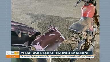 Morre pastor que foi atingido por carro na BR-050, em Catalão - Ele seguia de moto na via quando foi atingido.