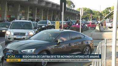 Rodoviária de Curitiba deve ter movimento intenso até amanhã - Confira como está o fluxo de passageiros nesta manhã de sábado