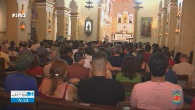 Missa de Natal relembra nascimento de Jesus Cristo em Campina Grande - Veja a programação religiosa da Catedral.