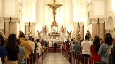 Bispo da Diocese de Mogi das Cruzes celebra Missa de Natal - Celebração acontece na Catedral de Sant'Ana, em Mogi, pelo bispo dom Pedro Luiz Stringhini.