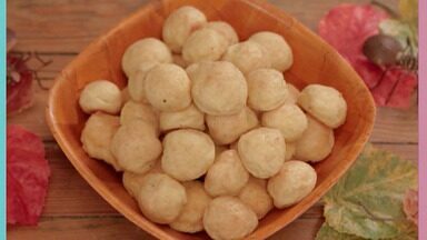 Bolinho De Batata Com Queijo Assado - Neste episódio, Drico, Lara e Thiago brincam que estão em um acampamento de escoteiros e conhecem um pouco mais do estilo de vida deles. Lara e Thiago são Lobinhos e Drico um escoteiro. Juntos, eles aprendem dicas de escoteiros e ficam sempre alertas, obedecendo ao lema do escotismo.