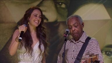 Gilberto Gil e Roberta Sá celebram parceria no palco do Fantástico - Cantora está lançando o disco “Giro”, com 11 músicas compostas por Gil. Fantástico também exibe clipe em primeira mão.