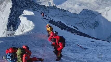 Casal de gaúchos se torna primeiros brasileiros a subirem o Monte Everest