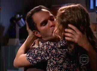 'Corpo Dourado' (1998): Chico (Humberto Martins)  e Selena (Cristiana Oliveira) têm final feliz