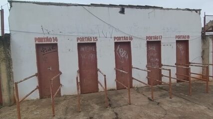 Veja a situação de abandono do estádio Teixeirão