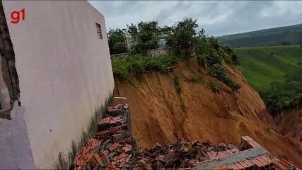 Morador aponta avanço de voçoroca sobre casas em Buriticupu