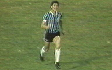 Em 1981, Baltazar marca um golaço contra o São Paulo, e Grêmio é campeão brasileiro