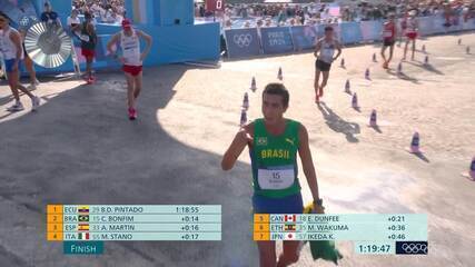 Brasileiro Caio Bonfim é medalha de prata na marcha atlética em Paris 2024