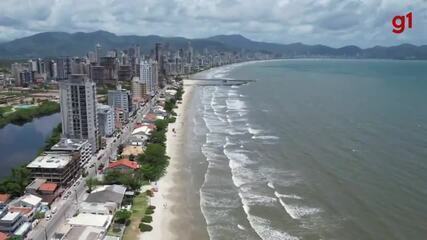 Veja imagens aéreas de Porto Belo, no Litoral Norte 