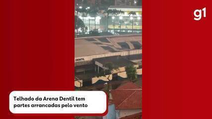 Telhado da Arena Dentil tem partes arrancadas pelo vento