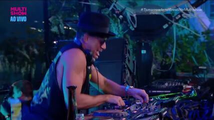 Timmy Trumpet surpreende fãs ao abrir show com hits brasileiros no Tomorrowland