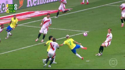 Aos 25 min do 2º tempo - finalização certa de Andreas Pereira do Brasil contra o Peru