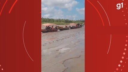 Alunos que sofre com seca no Amapá caminham cerca de 1h para chegar à escola