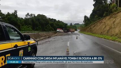 BR-376 é totalmente interditada no Paraná devido a risco de explosão de caminhão tombado