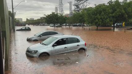 Chuva provoca alagamentos e estragos em Olímpia