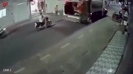 Gari é atropelado por moto enquanto trabalhava no ES