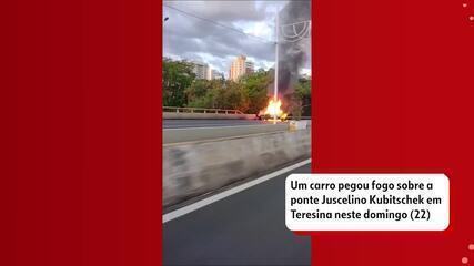 Carro pega fogo sobre a ponte Juscelino Kubitschek, em Teresina