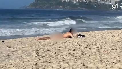 Homem é flagrado nu na Praia de Ipanema