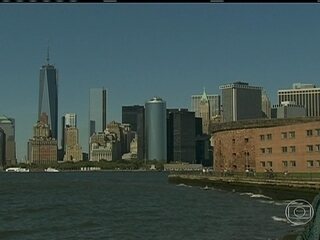 Nas crônicas de NY, os repórteres Alan Severiano e Sérgio Telles visitam uma ilha que não economiza em cenários e é pouco conhecida por turistas e mesmo pelos moradores de Nova York. Jornal Hoje, 14/09/2013.