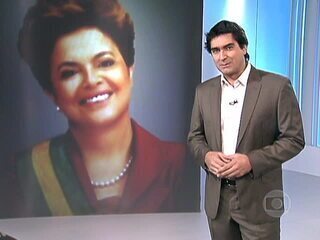 No 'Fantástico', Zeca Camargo e Patrícia Poeta anunciam a eleição de Dilma Rousseff. Cláudia Bomtempo fala, ao vivo, de Brasília. Em seguida, uma matéria de Cristina Serra sobre a vida e a trajetória política da presidente eleita, 31/10/2010.