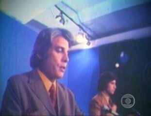 Entrevista exclusiva do jornalista Cid Moreira ao Memória Globo em 22/03/2000, sobre a estreia de Sérgio Chapelin no ‘Jornal Nacional’, em 1972.