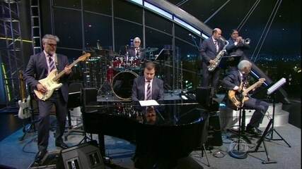 Grupo Sexteto apresenta jazz da melhor qualidade no 'Programa do Jô'. (22/10/2014)