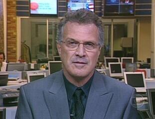 Enviado especial Pedro Bial estreia como comentarista das eleições presidenciais nos Estados Unidos pelo Jornal da Globo, 07/10/2008.