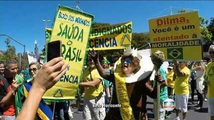 No Esporte Espetacular, repórteres entram ao vivo para mostrar as manifestações contra o governo Dilma Rousseff em Brasília, Rio de Janeiro, Salvador, Belo Horizonte e São Paulo. Esporte Espetacular, 16/08/2015.