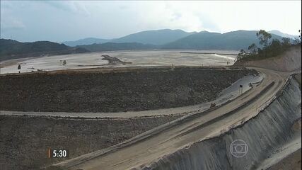 Estudos apontaram que uma barragem se rompeu em Mariana, não foram duas. 'Hora 1', 16/11/2015