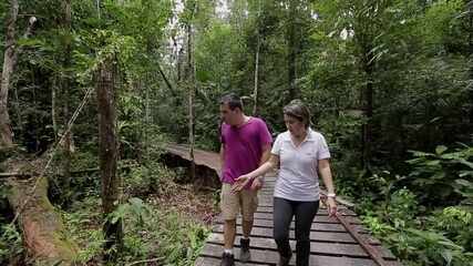 Renato Cunha vai à Amazônia conhecer o fenômeno dos rios voadores, que influencia a chuva no restante do país.