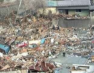 Reportagem de Marcos Uchoa e Sergio Gilz sobre a destruição causada pelo terremoto nas cidades japonesas de Kesennuma e Rikusen. Fantástico, 13/03/2011.