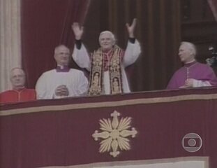 Reportagem de Ilze Scamparini sobre a escolha do novo Papa: o alemão Joseph Ratzinger. Jornal Nacional, 19/04/2005.