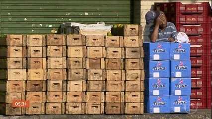 Protesto dos caminhoneiros afeta abastecimento de alimentos e de combustível pelo país. 'Hora 1', 24/05/2018