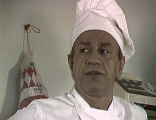 'Marron Glacé' (1979): Valdomiro (Laerte Morrone) e o chef Pierre (Nestor de Montemar) se enfrentam.