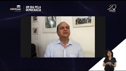 Juristas e políticos criticam o ataque do líder do governo na Câmara à Constituição