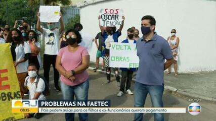 Pais de alunos e funcionários da Faetec fazem protesto por aulas e pagamentos