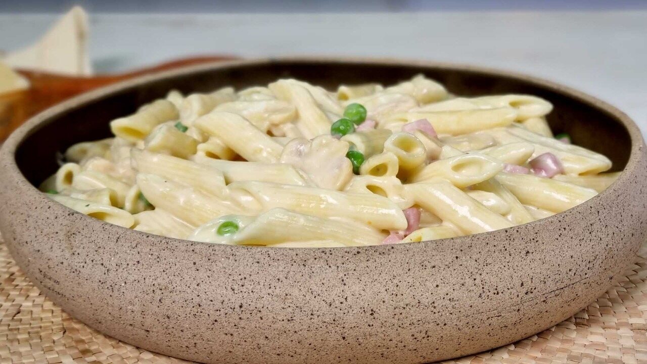 O macarrão penne à romanesca é uma receita simples e fácil de preparar que combina com o almoço; confira o passo a passo e saiba como fazer