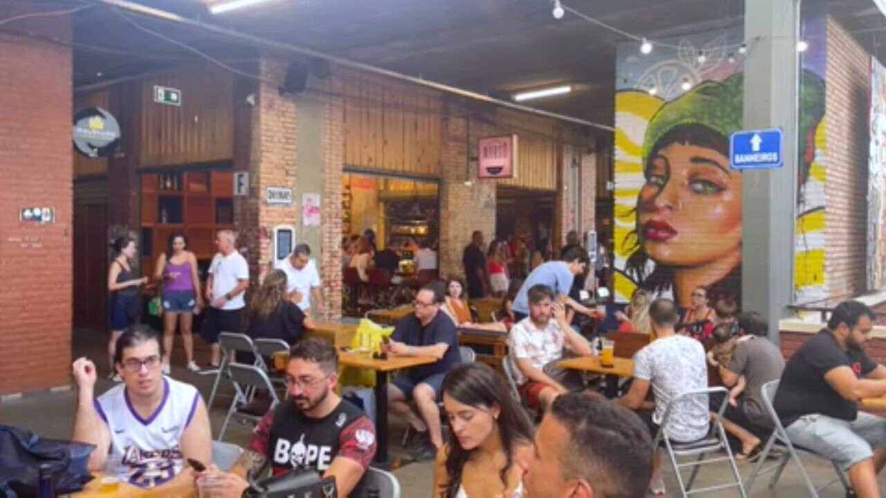 Revitalização tornou Mercado Novo, em Belo Horizonte, centro de economia criativa e sucesso de pequenos negócios