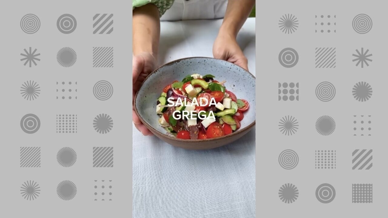 Se você está procurando uma salada prática, fresca e deliciosa, a salada grega é a escolha perfeita!