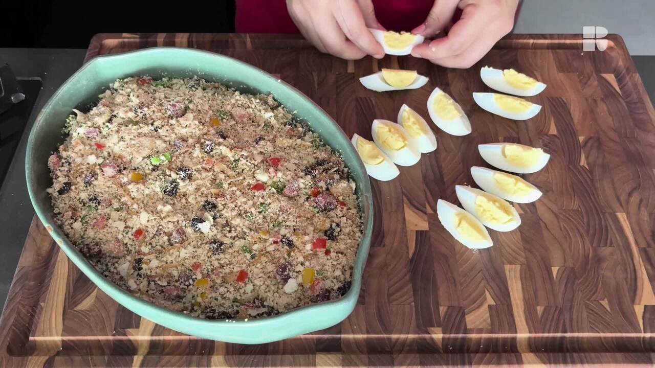 Farofa de Natal com calabresa e passas