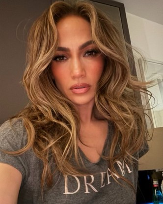 Jennifer Lopez mostrou como foi seu verão