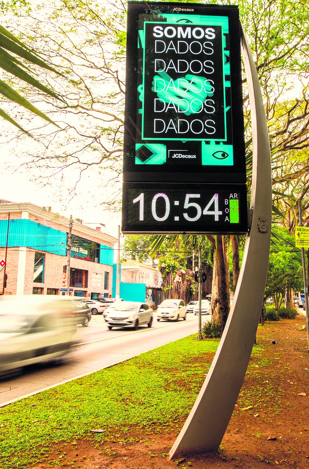 Empresas como a JCDecaux colocam seus sensores no mobiliário urbano — Foto: Divulgação/JCDecaux