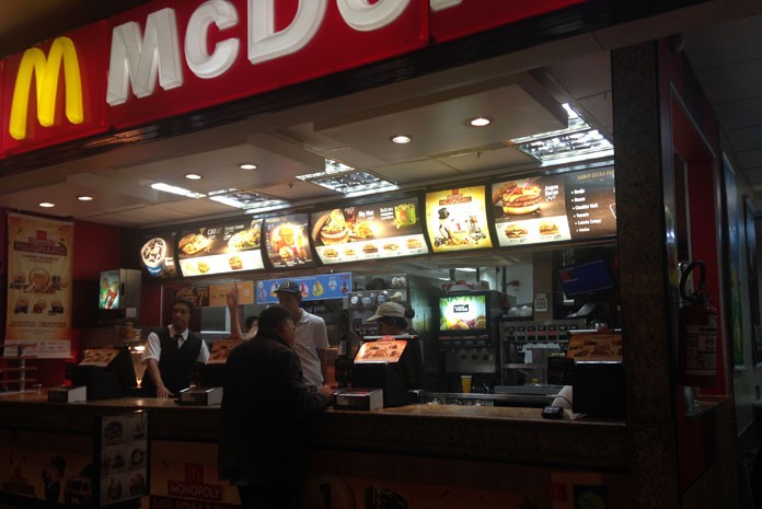 Mc Donald's estuda retirar água do ar para fazer refrigerantes em São Paulo