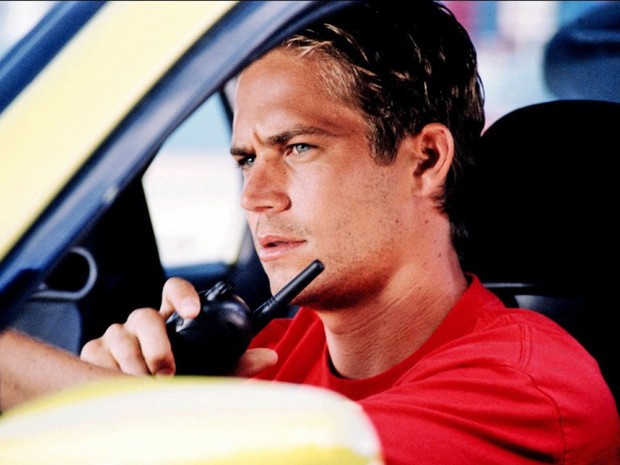 Paul Walker em 'Mais velozes mais furiosos', segundo filme da série, de 2003. (Foto: Divulgação)