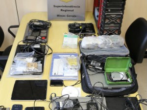 Materiais de pornografia infantil foram apreendidos em operação (Foto: Polícia Federal/Divulgação)